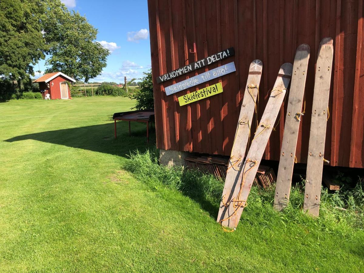 Aeventyrsgardens Vandrarhem, Kinnekulle Källby Екстериор снимка