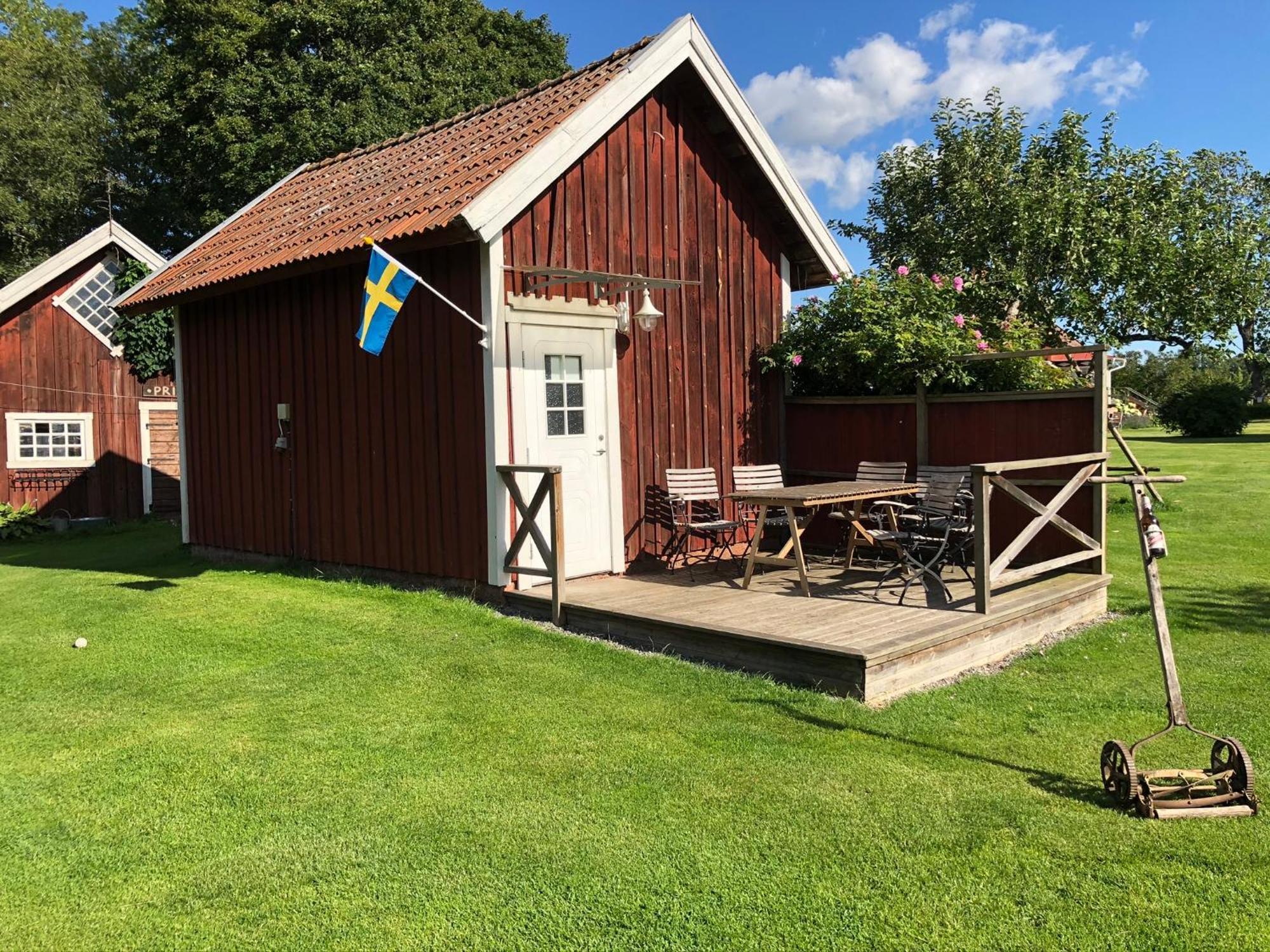 Aeventyrsgardens Vandrarhem, Kinnekulle Källby Екстериор снимка