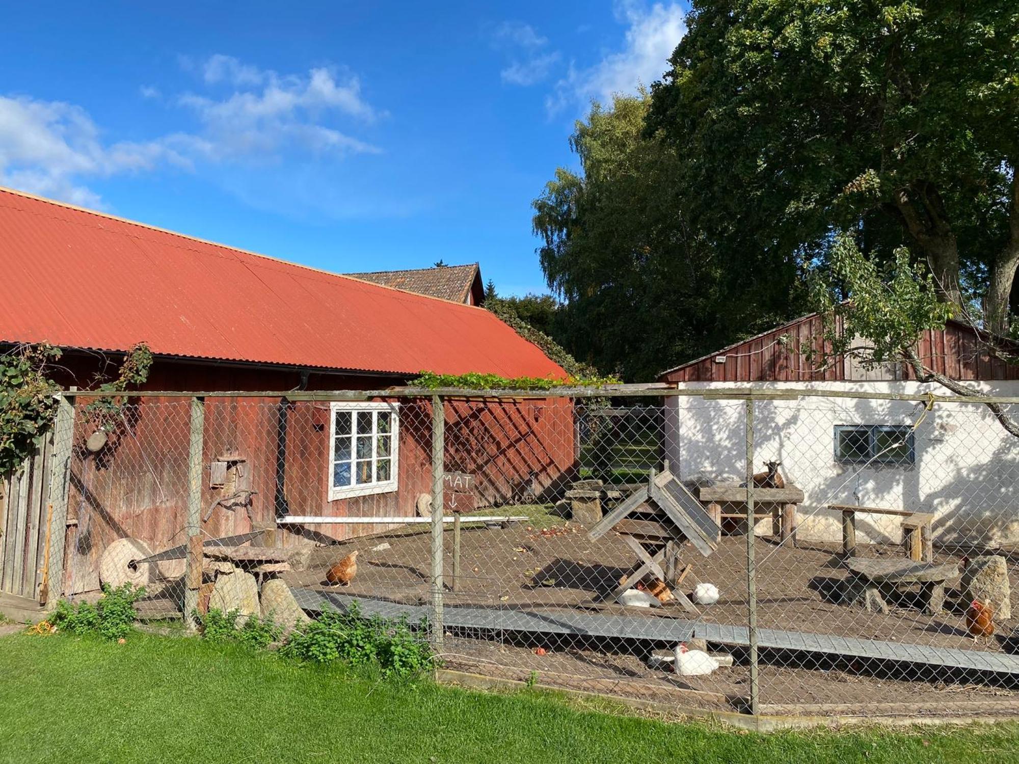 Aeventyrsgardens Vandrarhem, Kinnekulle Källby Екстериор снимка