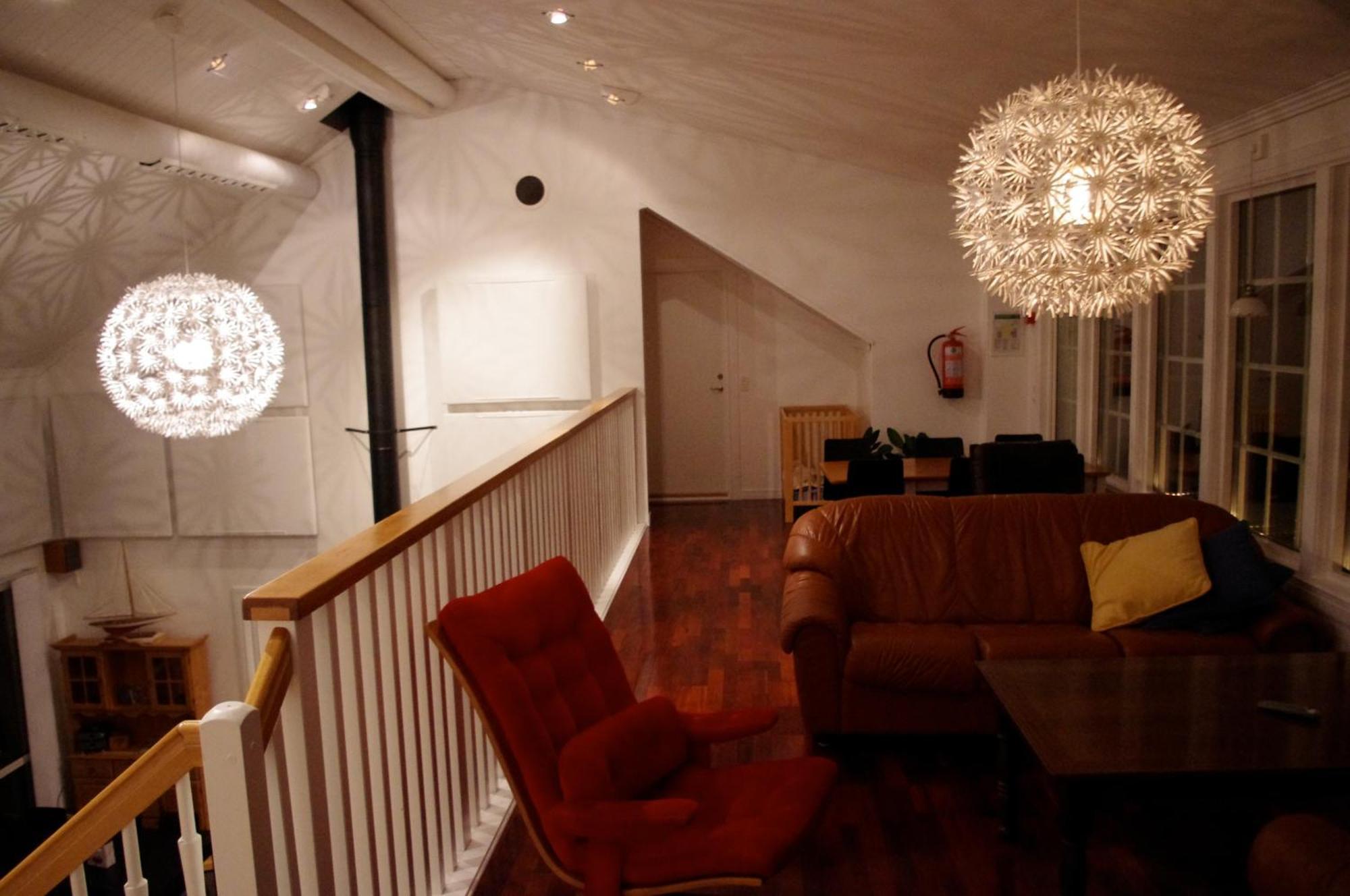 Aeventyrsgardens Vandrarhem, Kinnekulle Källby Екстериор снимка
