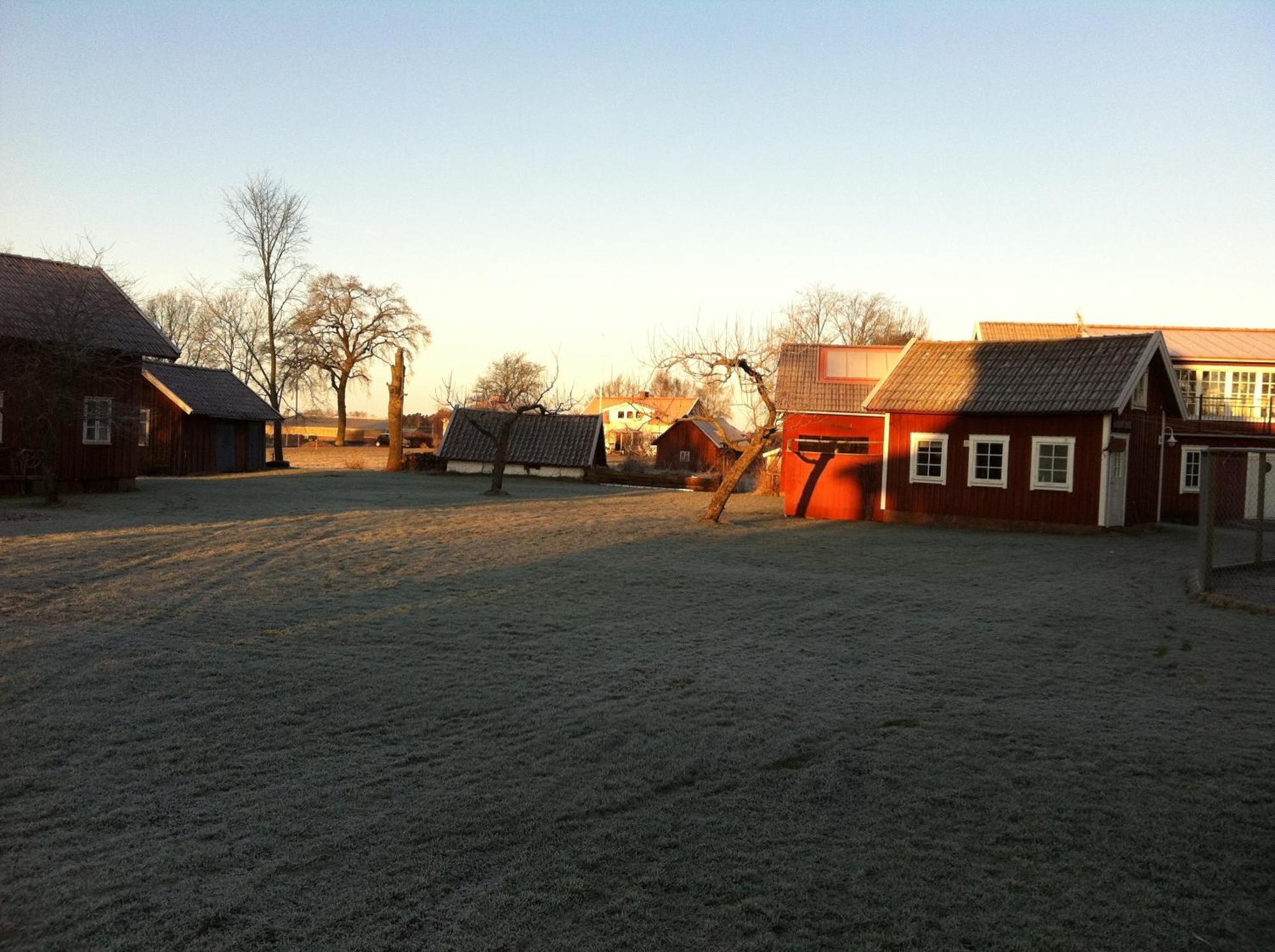 Aeventyrsgardens Vandrarhem, Kinnekulle Källby Екстериор снимка