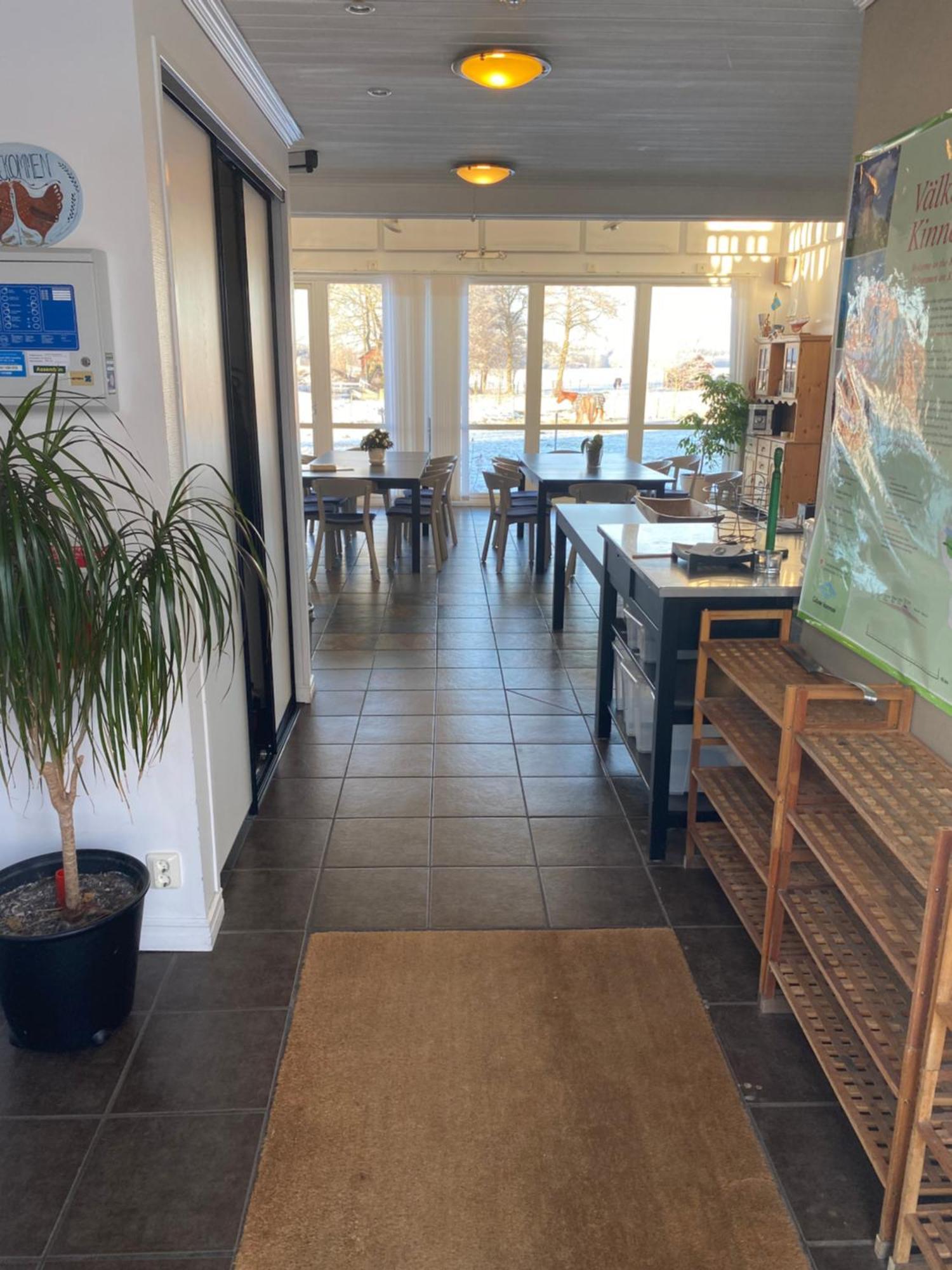 Aeventyrsgardens Vandrarhem, Kinnekulle Källby Екстериор снимка