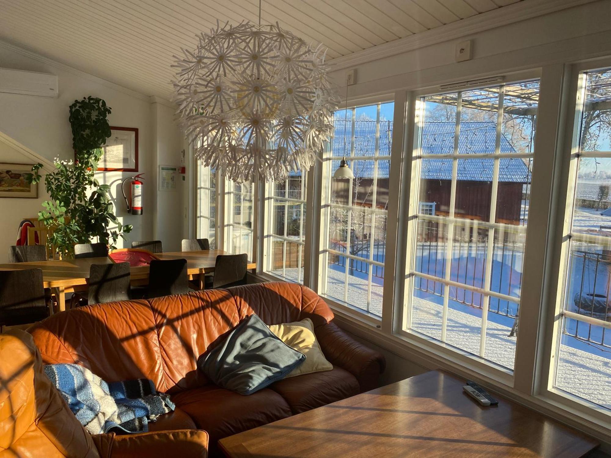 Aeventyrsgardens Vandrarhem, Kinnekulle Källby Екстериор снимка