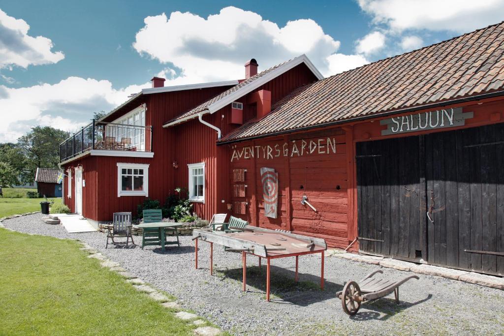 Aeventyrsgardens Vandrarhem, Kinnekulle Källby Екстериор снимка