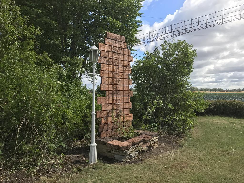 Aeventyrsgardens Vandrarhem, Kinnekulle Källby Екстериор снимка
